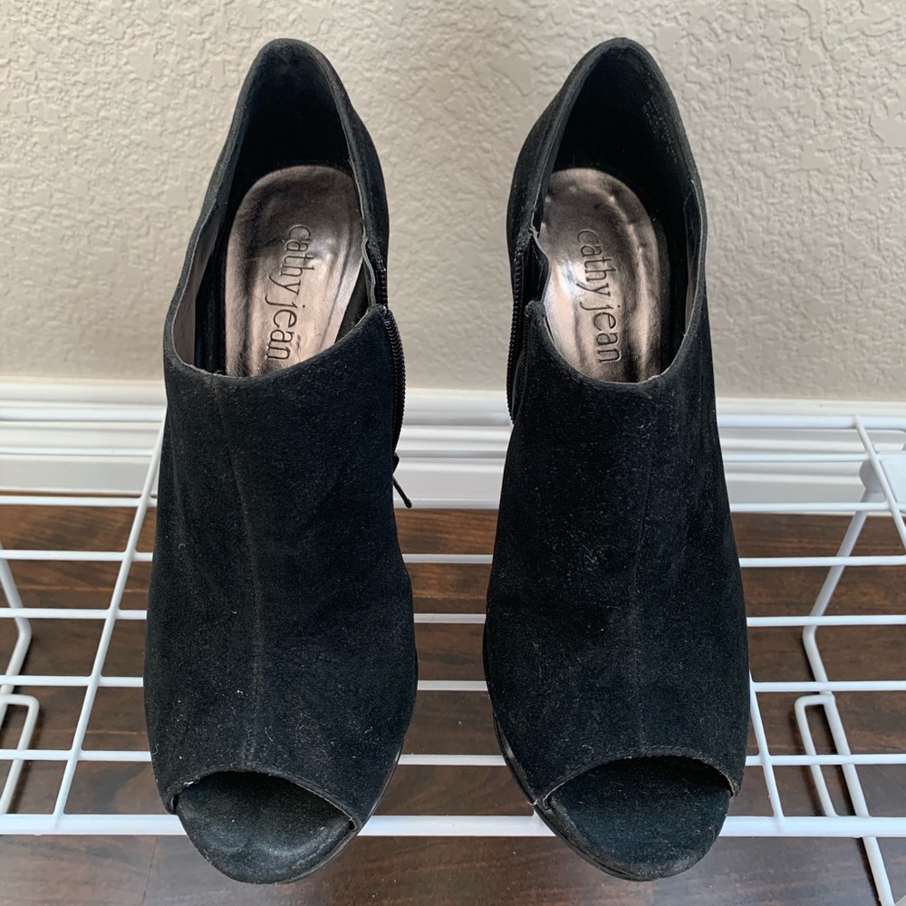 Cathy Jean size 8.5 black ‘suede’ open toe bootie